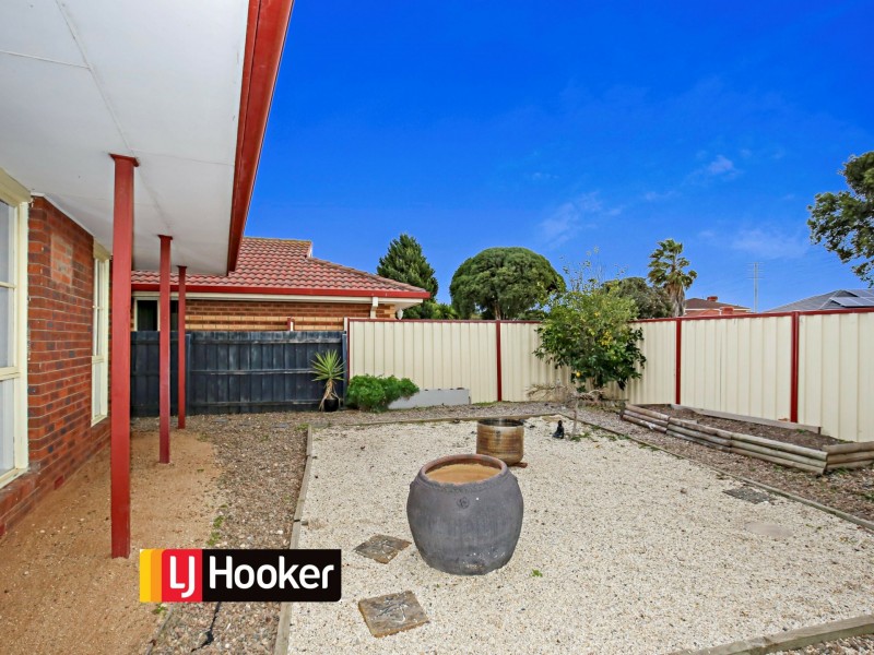 1 Radiata Court, Mill Park VIC 3082