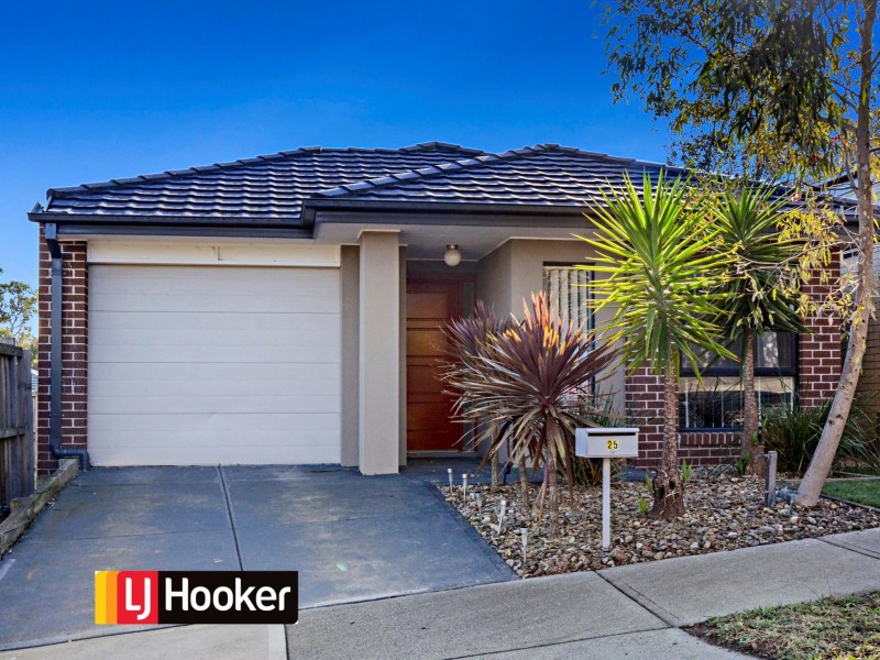 25 Bear Crescent, Doreen VIC 3754