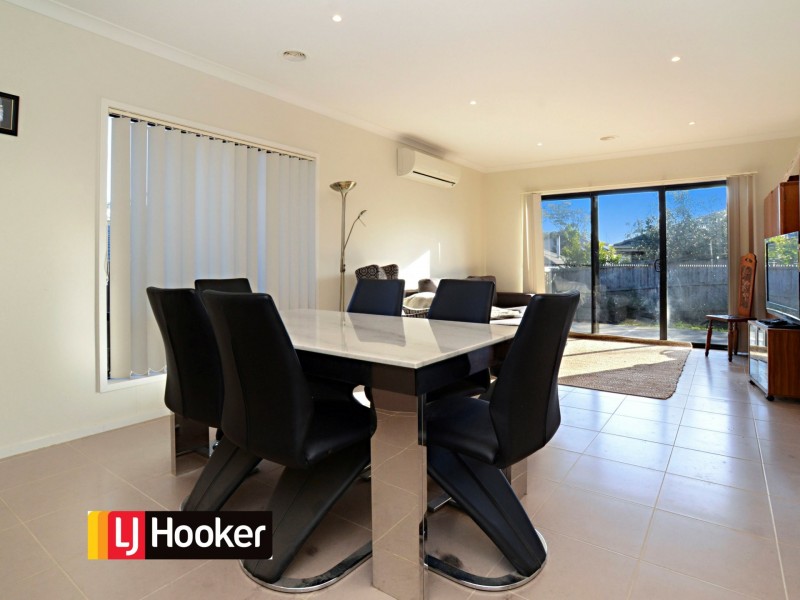 25 Bear Crescent, Doreen VIC 3754