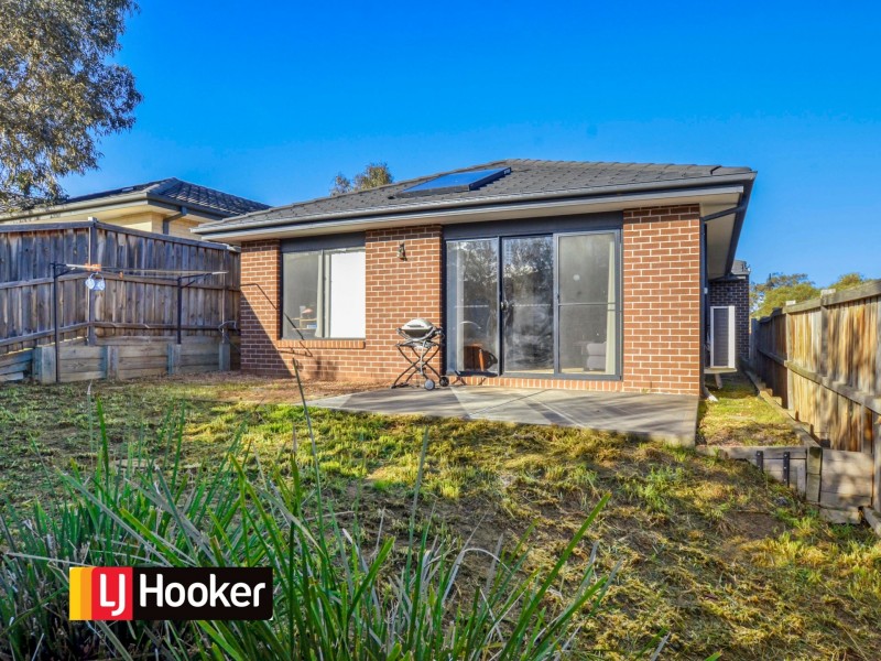 25 Bear Crescent, Doreen VIC 3754