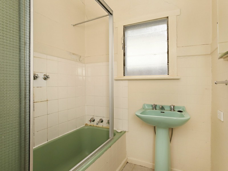 116 Rossmoyne Street, Thornbury VIC 3071