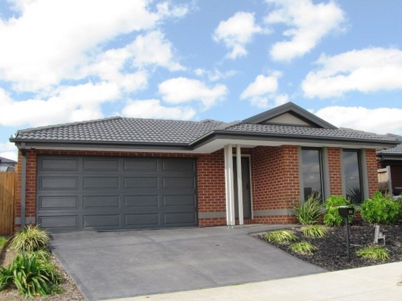 32 Aylesbury Boulevard, Doreen VIC 3754