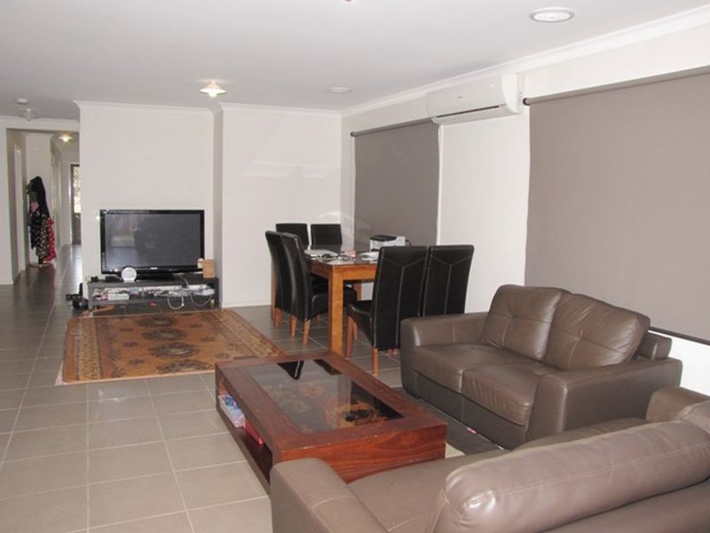 32 Aylesbury Boulevard, Doreen VIC 3754