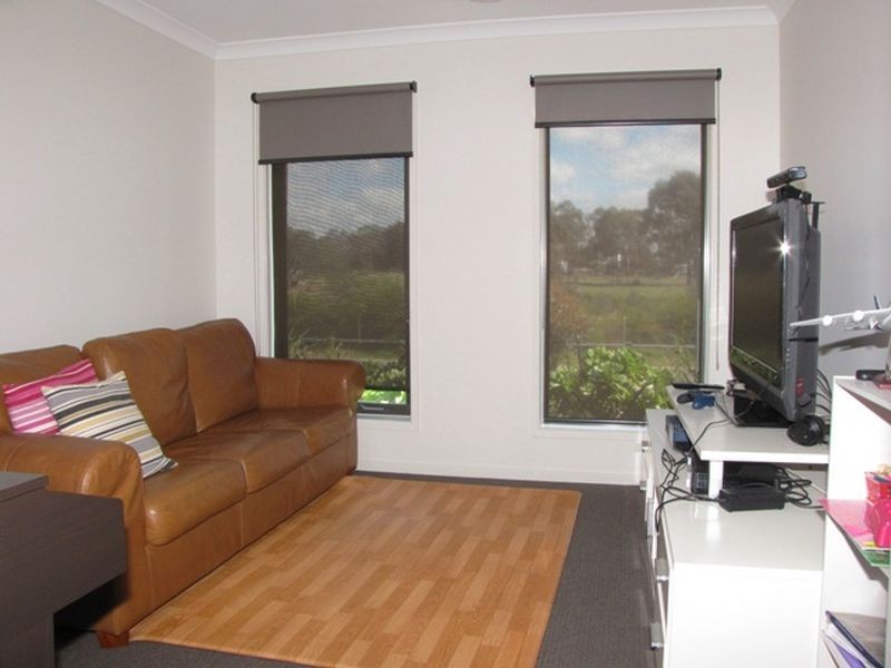 32 Aylesbury Boulevard, Doreen VIC 3754