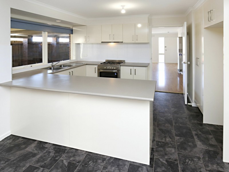 1/94 Rokewood Crescent, Meadow Heights VIC 3048