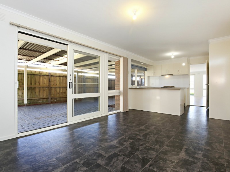 1/94 Rokewood Crescent, Meadow Heights VIC 3048