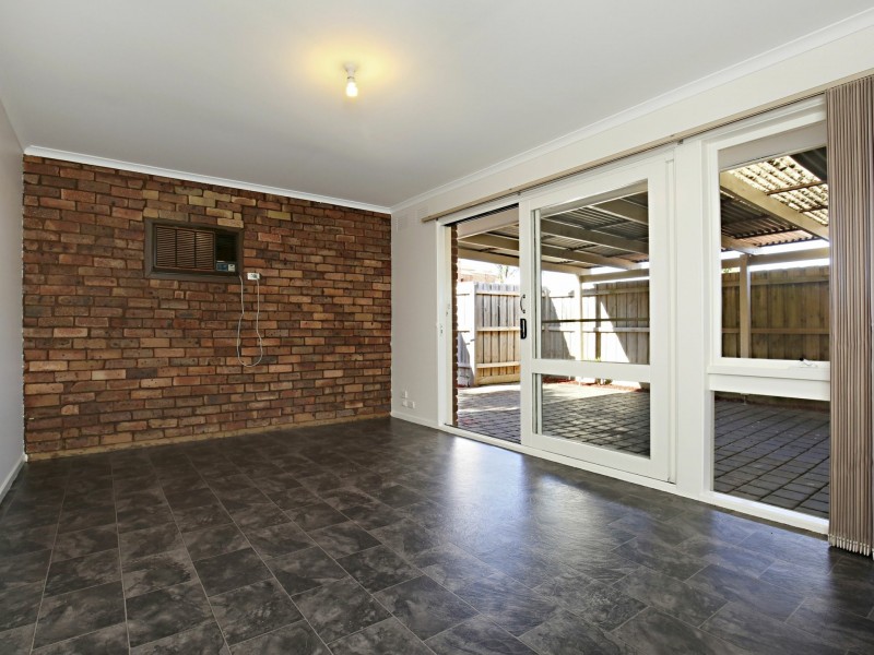 1/94 Rokewood Crescent, Meadow Heights VIC 3048