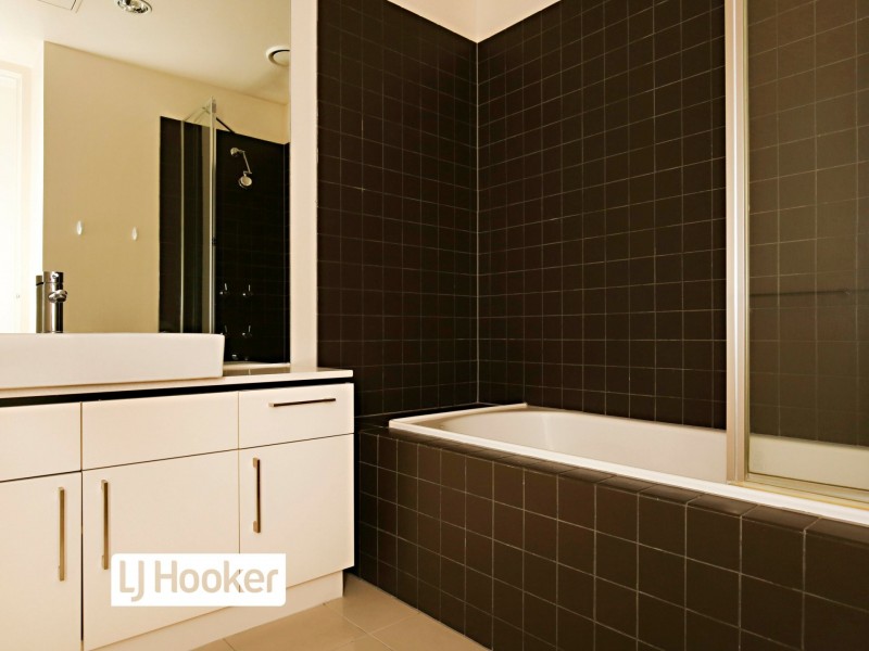 2/138 Ernest Jones Drive, Macleod VIC 3085