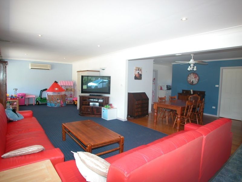 274 Cookes Road, Doreen VIC 3754