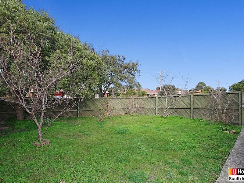 2 Brampton Close, Craigieburn VIC 3064