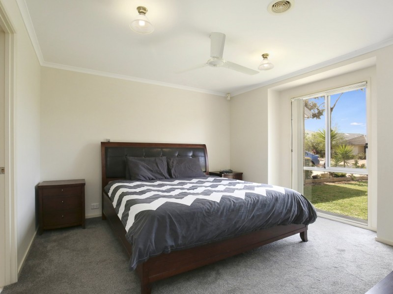 3 The Breezewater, Sanctuary Lakes VIC 3030