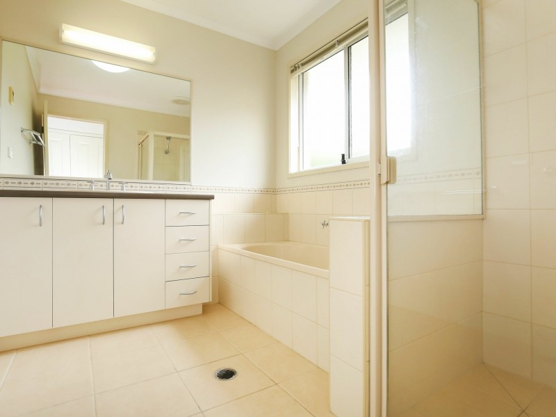 3 The Breezewater, Sanctuary Lakes VIC 3030