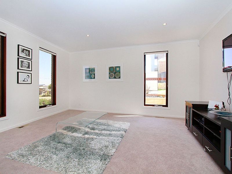 16 Werther Way, Doreen VIC 3754