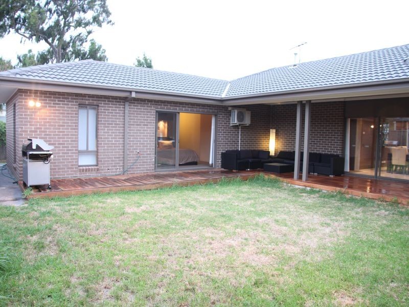 10 Taronga Way, South Morang VIC 3752