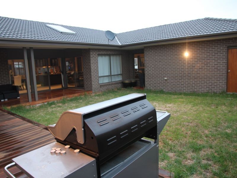 10 Taronga Way, South Morang VIC 3752