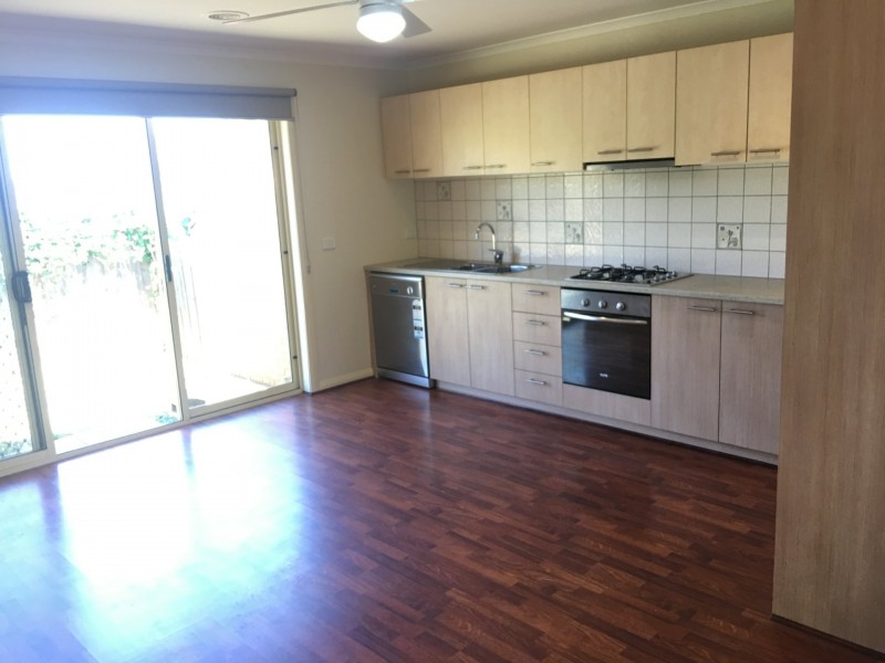 2/49 Nicholson Crescent, Meadow Heights VIC 3048