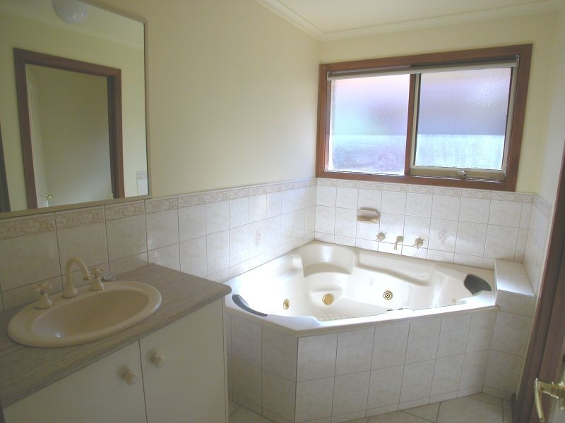 10 Greenview Court, Epping VIC 3076