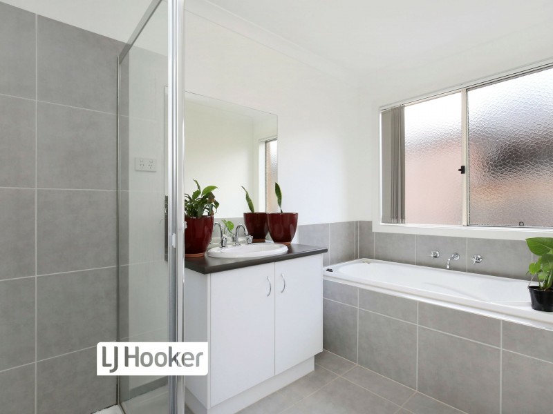 6 Treeview Drive, South Morang VIC 3752