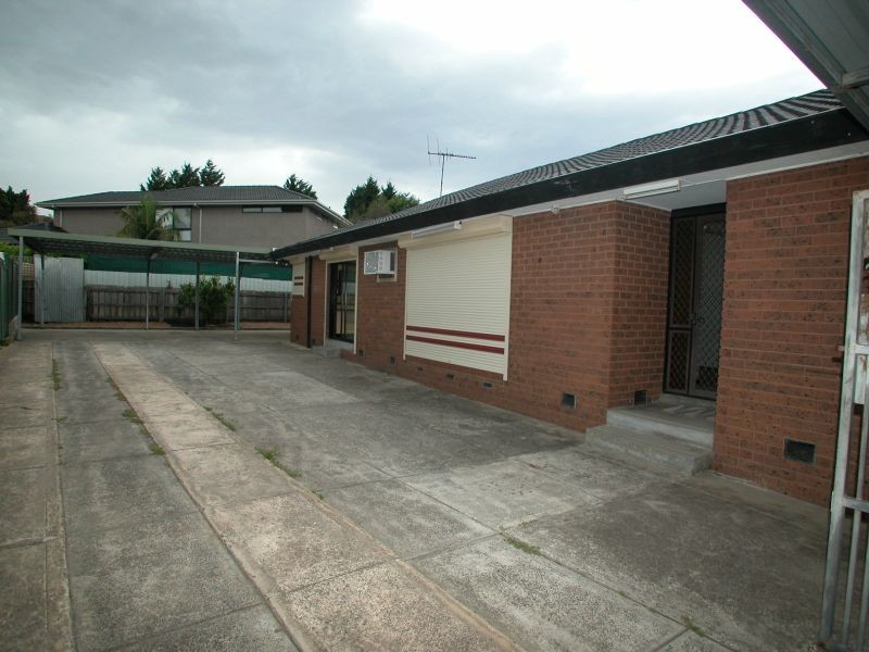 16 Cabernet Crescent, Bundoora VIC 3083