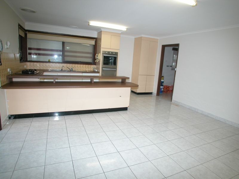 16 Cabernet Crescent, Bundoora VIC 3083