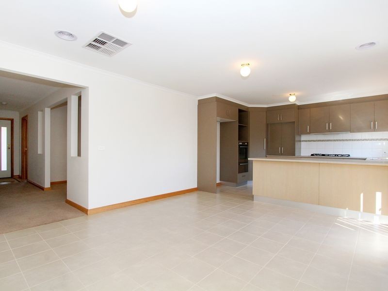 141 Vincent Drive, South Morang VIC 3752