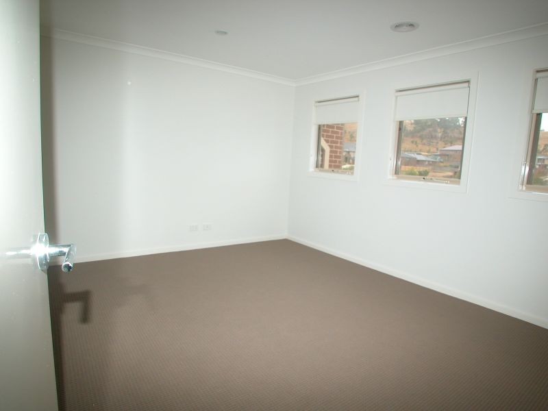 29 Palisades Boulevard, South Morang VIC 3752