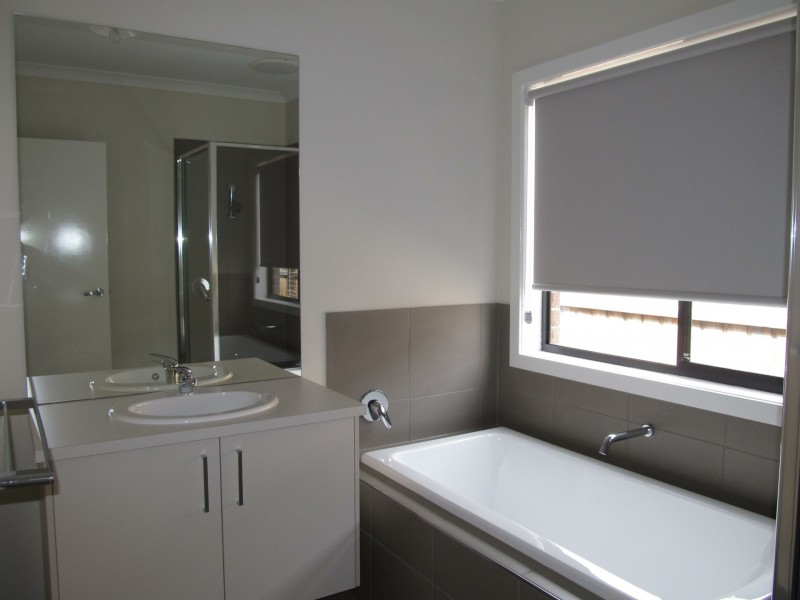 4 Black Braes Boulevard, Mernda VIC 3754