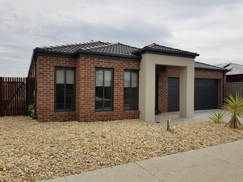 4 Black Braes Boulevard, Mernda VIC 3754