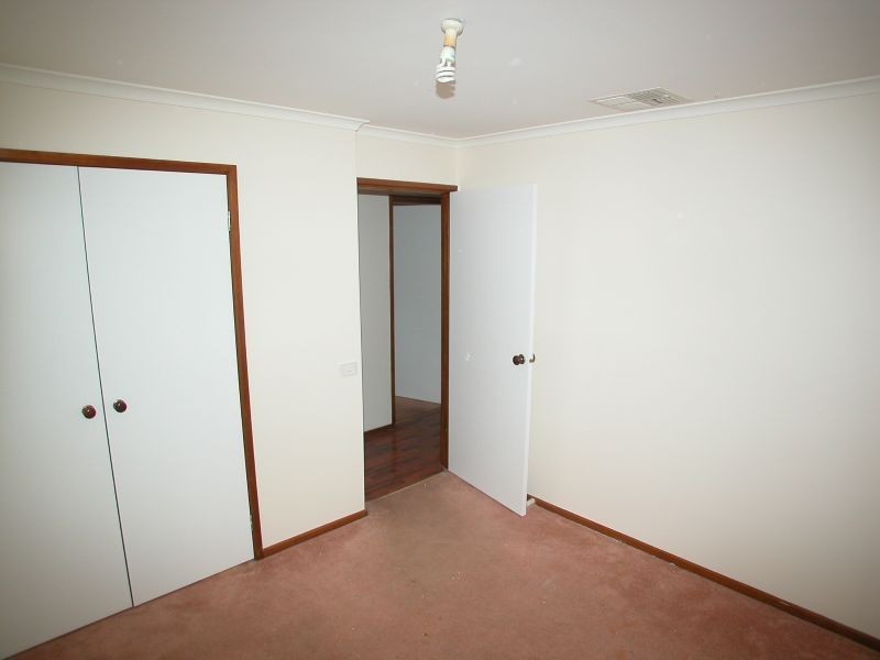 10 Clifford Close, Mill Park VIC 3082