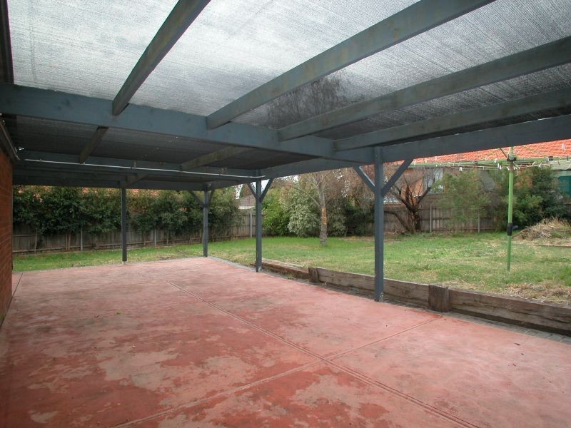 10 Clifford Close, Mill Park VIC 3082