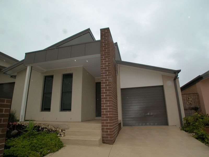 20 Bear Crescent, Doreen VIC 3754