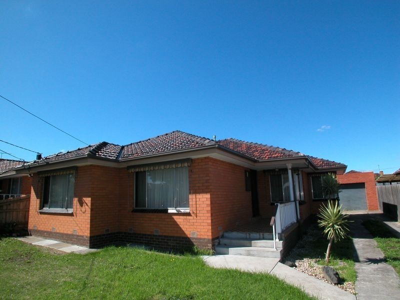 8 Melton Crescent, Lalor VIC 3075
