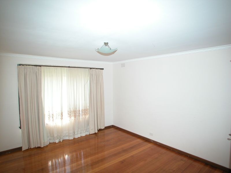 8 Melton Crescent, Lalor VIC 3075