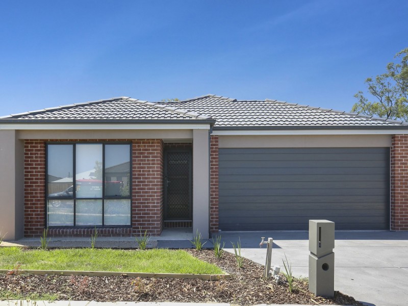 24 Fossilstone Ave, Doreen VIC 3754