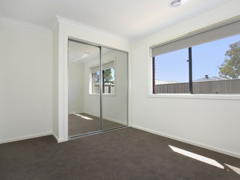 24 Fossilstone Ave, Doreen VIC 3754
