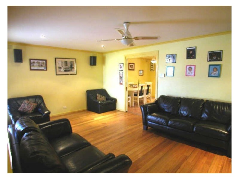 10 Garrett Court, Mill Park VIC 3082