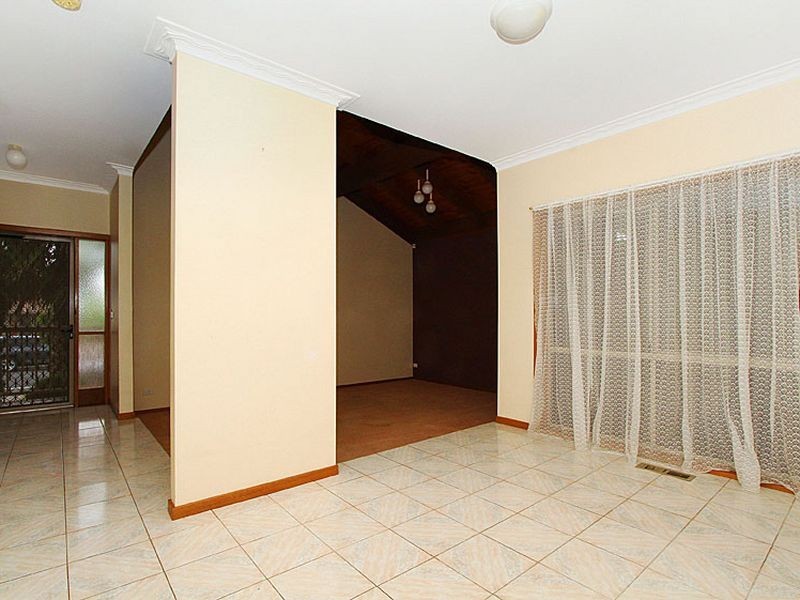 100 Centenary Drive, Mill Park VIC 3082