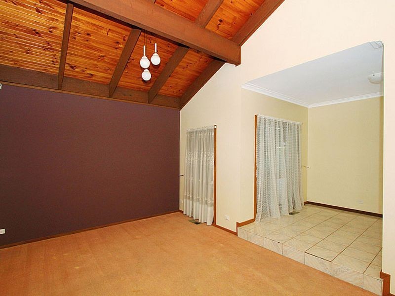 100 Centenary Drive, Mill Park VIC 3082