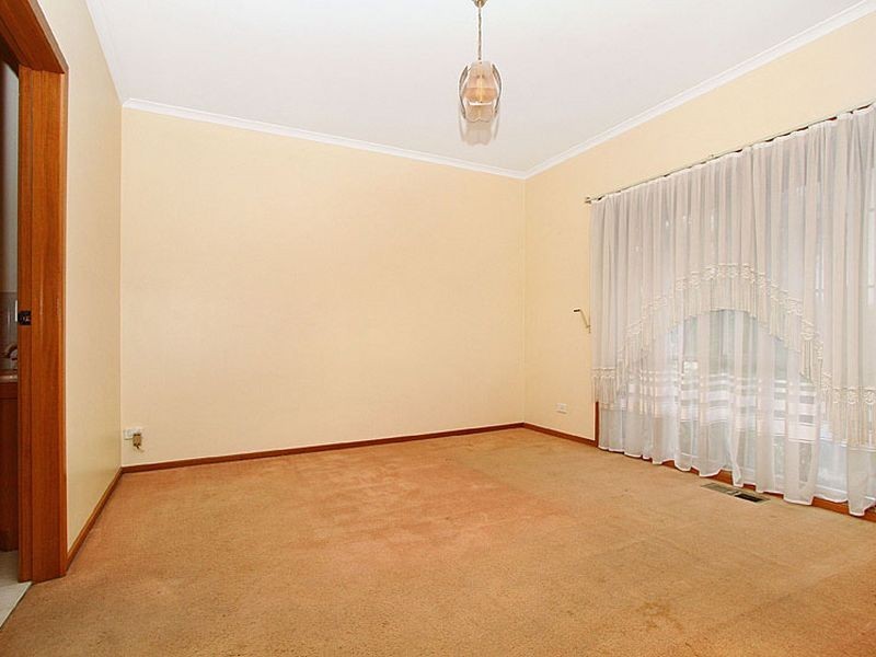 100 Centenary Drive, Mill Park VIC 3082