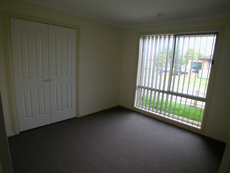 11 Pivot Place, Mill Park VIC 3082
