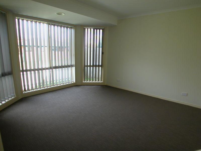 11 Pivot Place, Mill Park VIC 3082