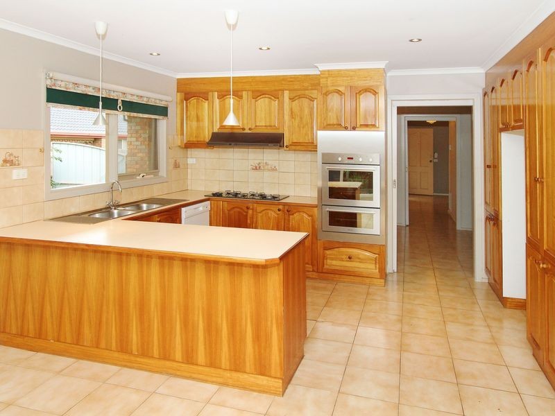 18 Appletree Drive, Mill Park VIC 3082