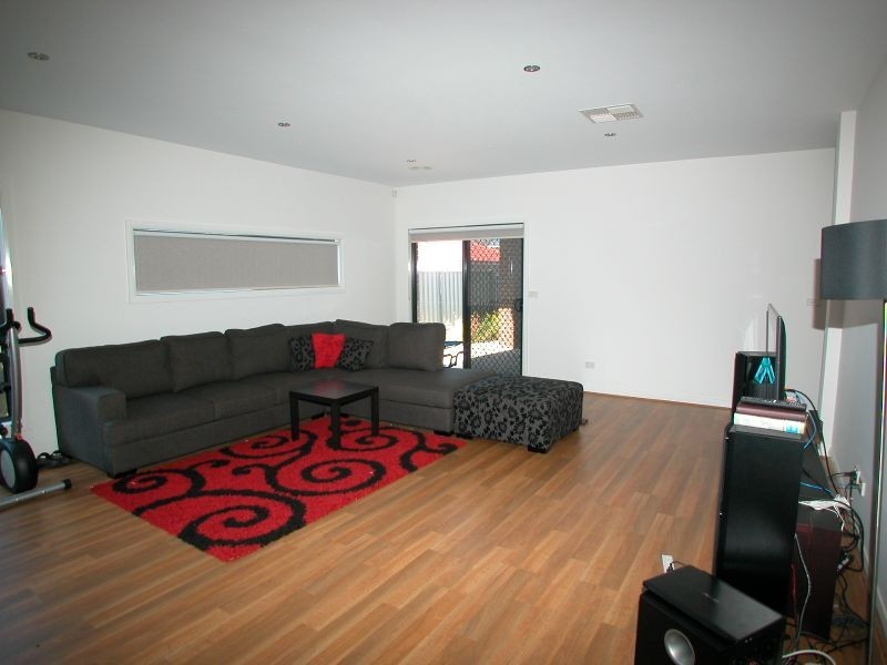 22 Risdon Chase, Wollert VIC 3750