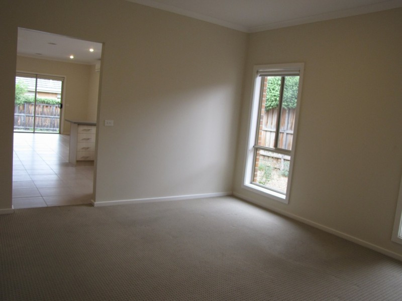 8 Angora Crescent, Doreen VIC 3754