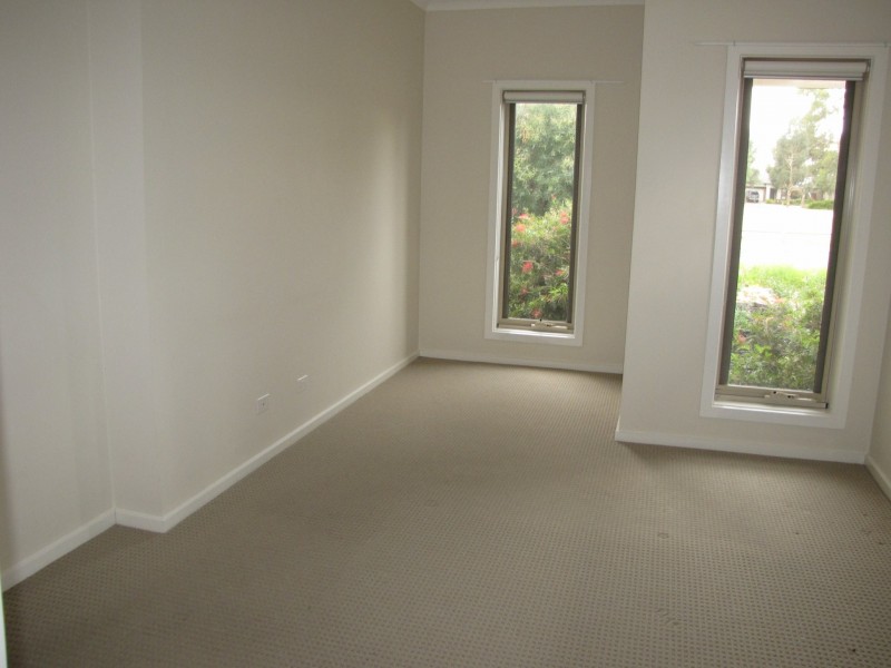 8 Angora Crescent, Doreen VIC 3754