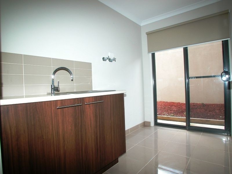 10 Willie-Wagtail Drive, South Morang VIC 3752