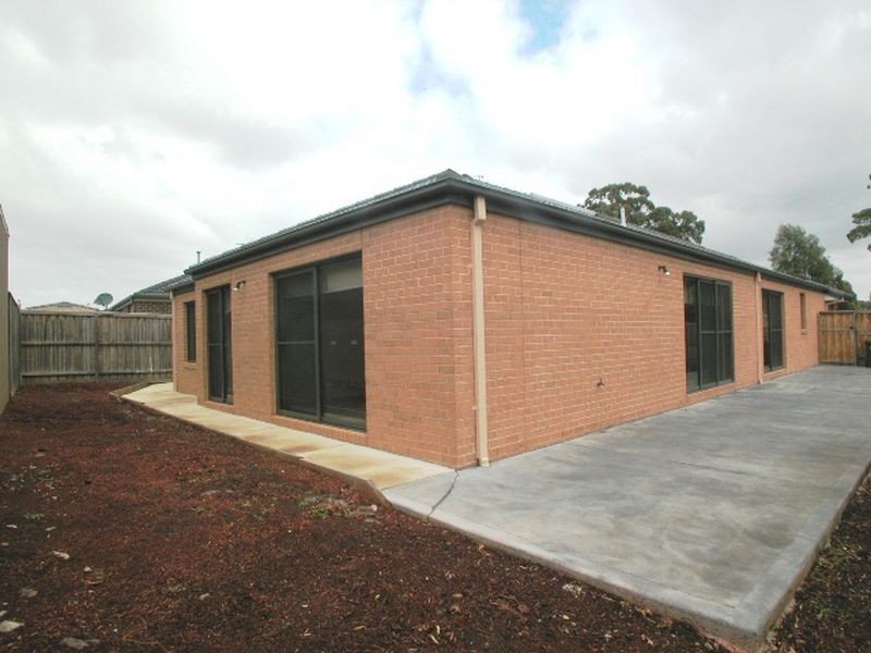 10 Willie-Wagtail Drive, South Morang VIC 3752