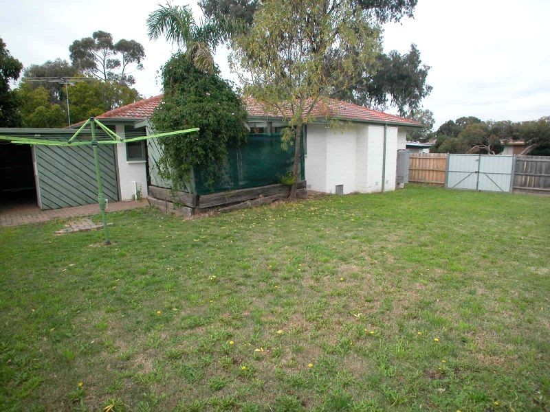 9 Higgs Avenue, Mill Park VIC 3082