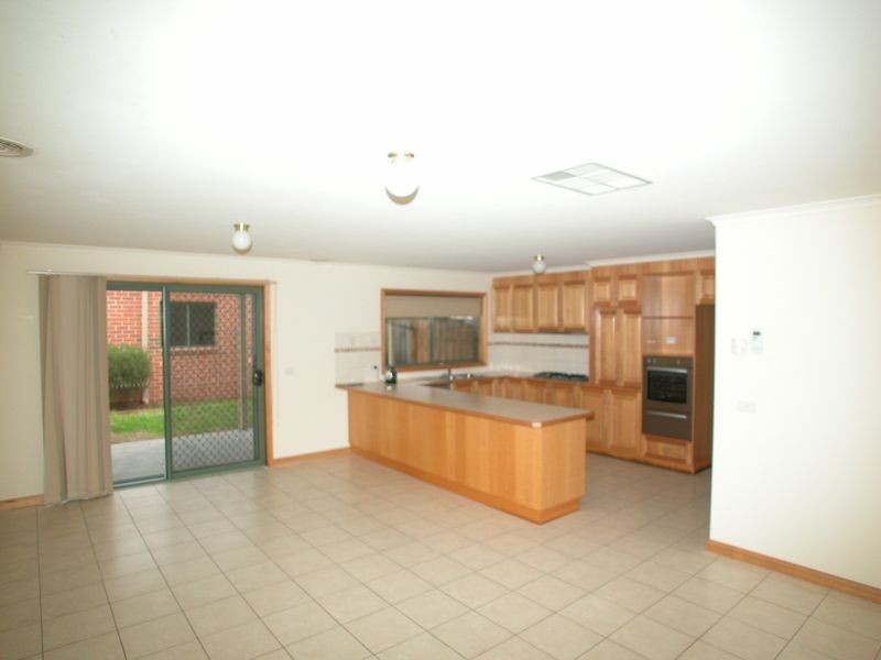 23 Vincent Drive, South Morang VIC 3752