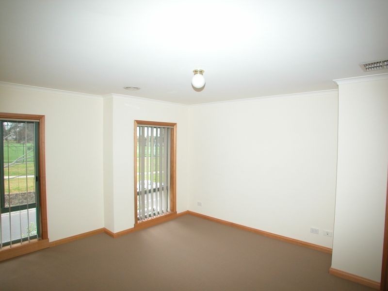 23 Vincent Drive, South Morang VIC 3752